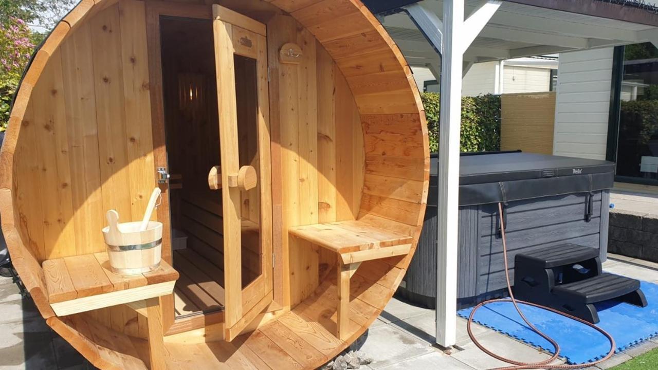 Chalet Buutengeweun, Met Luxe Jacuzzi En Tonsauna Sint Annaland Exterior foto